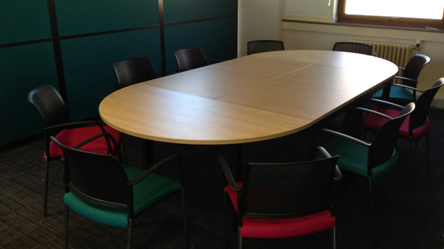 Small Meeting oval table